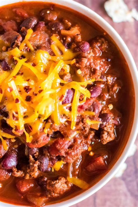 Easy chili recipe with canned beans, ground beef, onions, and tomatoes. The Best Ground Beef Chili | Easy Stovetop Recipe | Best easy chili recipe, Beef chili recipe ...