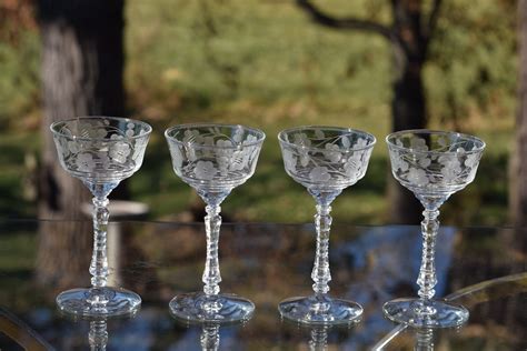 4 Vintage Etched Cocktail Glasses Set Of 4 After Dinner Drinks ~ 4 Oz Cocktail Glasses