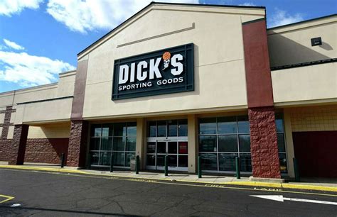 Dicks Sporting Goods Is Leaving Buckland Hills In Manchester