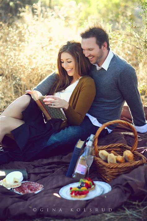Pin By Jodie Dunstan On Picnic In The Park Picnic Engagement Photos Picnic Photo Shoot