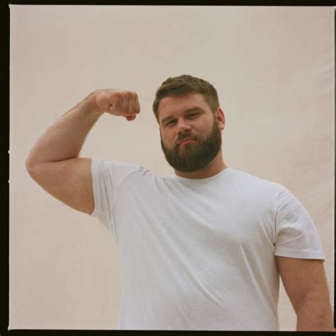 Qlife News From Around The Web Meet The Plus Size Beefy Gay Model