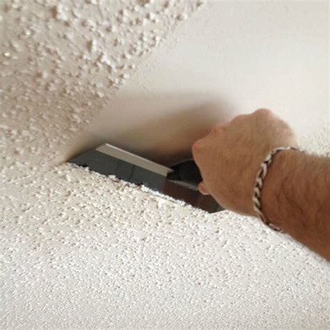 Cleaning and repairing textured ceilings can be difficult. applying popcorn ceiling | Nakedsnakepress.com