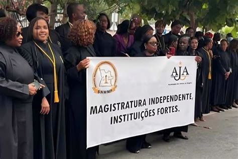Presidente Do Tribunal Supremo Pede Paciência E Promete Reajuste De Salários Angola24horas