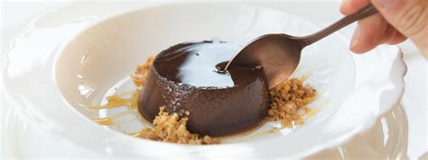 Bonet is a piedmontese word meaning 'hat'. Bonèt piemontese: la storia, la ricetta originale e le ...