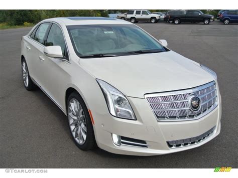 La información que se presenta a continuación era verdadera en el momento en el que se fabricó el vehículo. 2015 White Diamond Tricoat Cadillac XTS Platinum Sedan ...