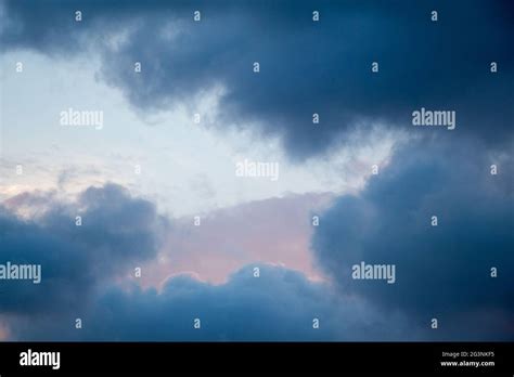Dark Grey Clouds Sky Hi Res Stock Photography And Images Alamy