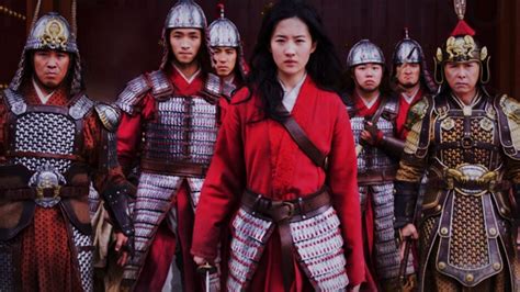 후아유 / hoo ah yoo. How the cast of Mulan got ripped - Exclusive