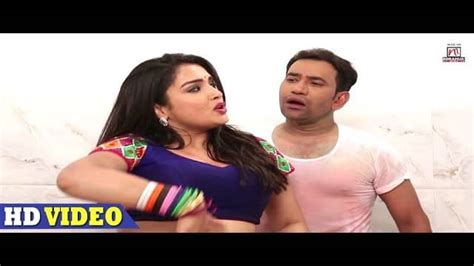 dinesh lal yadav nirahua aamrapali dubey phagua mei fatata jawani video viral on social media