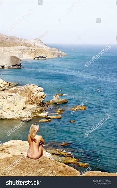 Nude Woman On Beach Cabo De Stok Fotoğrafı 135404909 Shutterstock