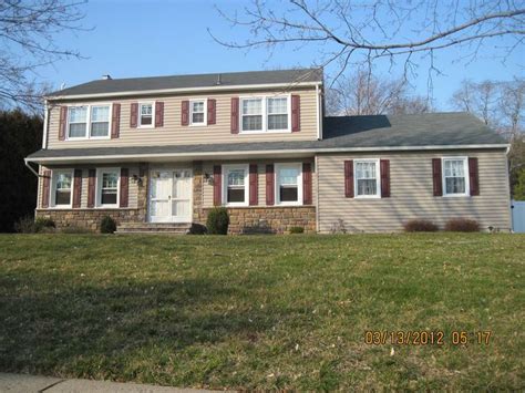 Looks like an accurate picture certainteed natural clay siding color. •CertainTeed Monogram Clapboard Vinyl Siding in Natural ...