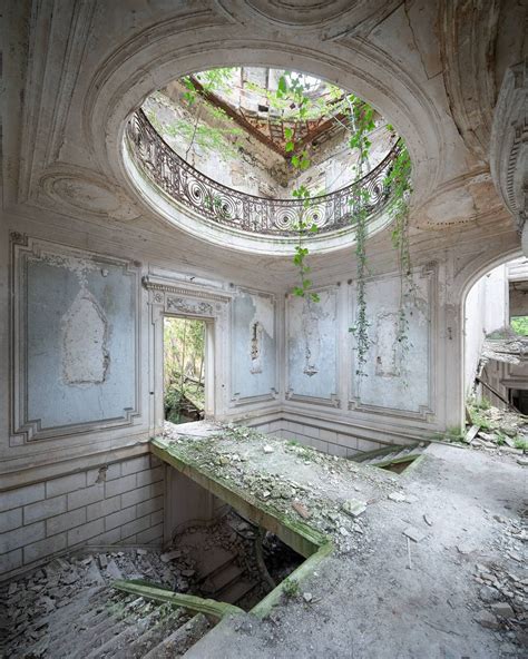 Beautiful Abandoned Castle In France Oc Symphony Of Decay Rsnorkblot
