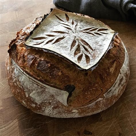 Do you think sourdough bread scoring techniques are difficult? Pin by Roi Carthy on Scoring in 2019 | Bread baking ...