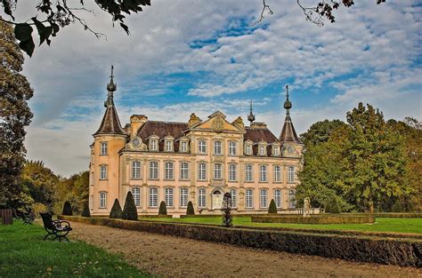 A major event each september, they aim to bring the people of brussels closer to their city's heritage and allow the public to explore places that are rarely open or not normally accessible to them. Programma Open Monumentendag 2020 Vlaanderen - MONUMENTAAL