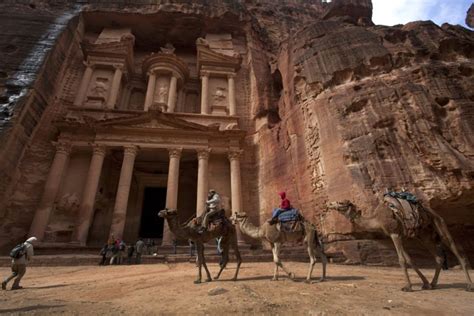 Archaeologists Discover Huge Unique Structure At Jordans Petra I24news