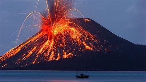 Gunung Krakatau 640x360