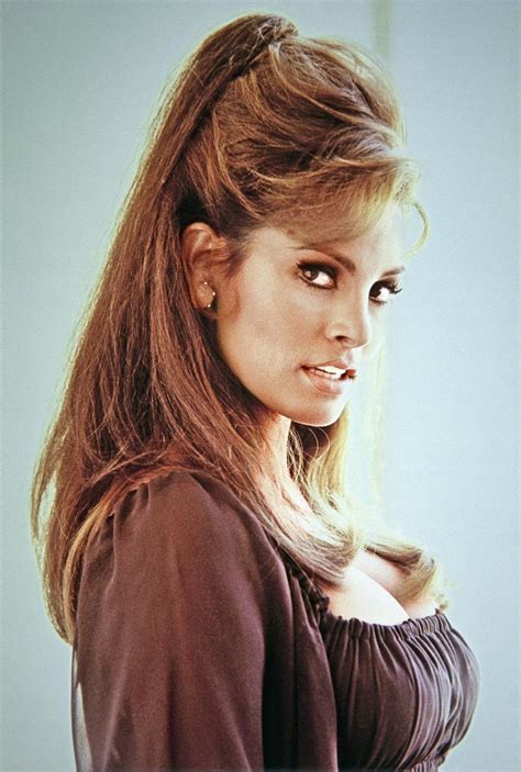 Raquel Welch Nue Photos Biographie News De Stars Les Stars Nues