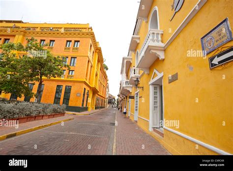 Gelbe Spanische Kolonialarchitektur Cartagena De Indias Kolumbien