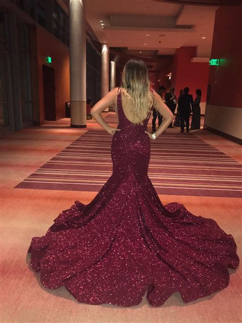 Pin By Cam On Prom Dresses Prom Outfits Matric Dance Dresses Maroon