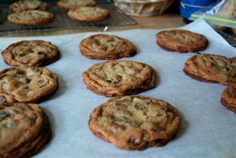 The dash diet strives for a healthy balance by limiting total fat to less than 30 percent of daily calories from fat. Low Sodium Chocolate Chip Cookies in 2020 | Heart healthy ...
