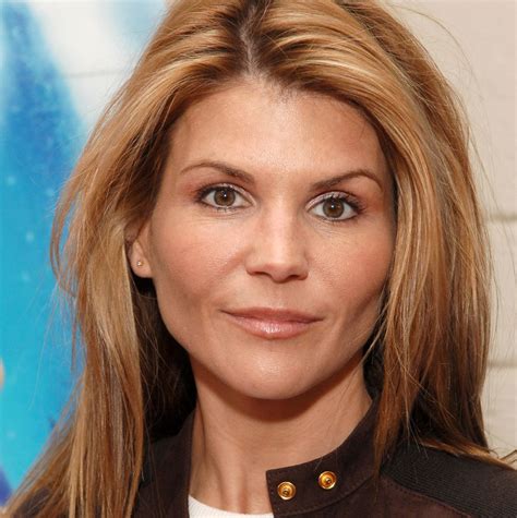 lori loughlin deletes her instagram amid college admissions cheating scandal