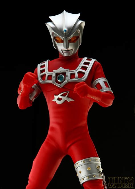 Gambar Ultraman Cosmos