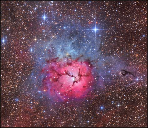 Apod Cocoon Nebula Deep Field 2018 Sep 19 Starship Asterisk