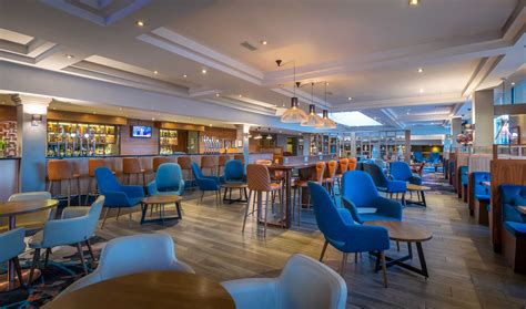 Bars in manchester, nh : Hotel Near Manchester Airport | 4-Star Clayton Hotel ...