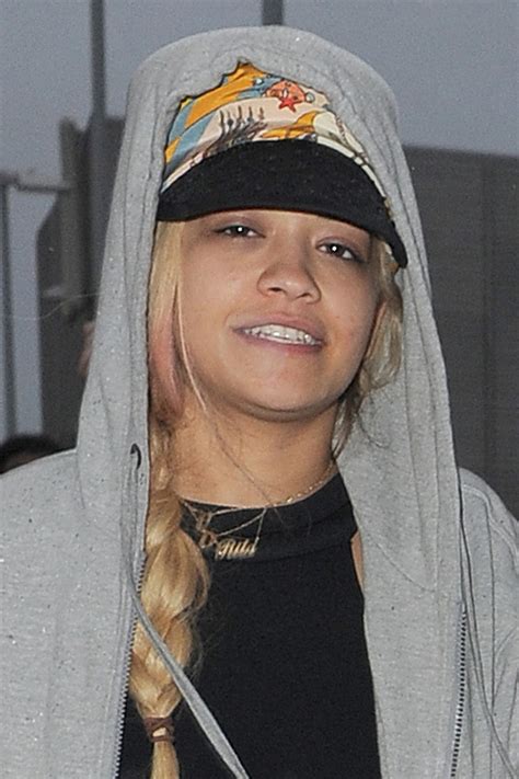 Rita ora at the heavenly bodies: 16 Fresh Faced Pop Stars Without Makeup
