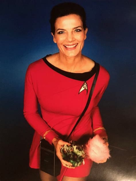 Terry Farrell Image