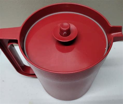 Vintage Tupperware Go Between 1 5 Qt Red Pitcher 1575 7 Red Push
