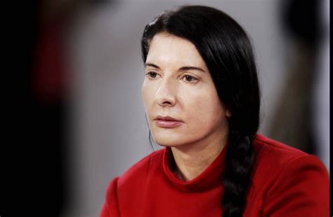 Schweigen Als Spektakel Vor Zehn Jahren Startete Marina Abramović Ihre