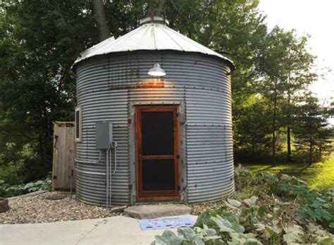 15 Grain Bin House as Anti-Mainstream Living Space Design
