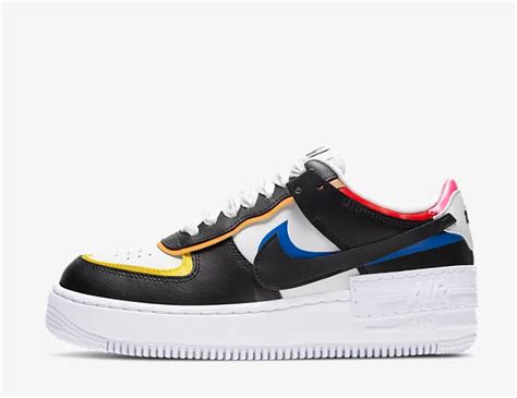 This sneaker reflects this ethos in its design with double the swoosh, double the height and double the force. Nike air force 1 shadow dames sneakers zwart/wit vind je ...