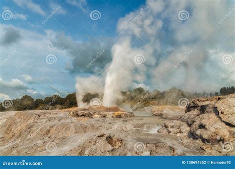 Pohutu Geyser Geothermal Park In Rotorua New Zealand Stock Photo