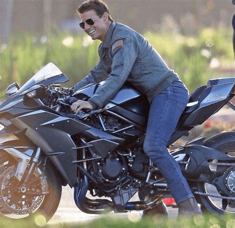 Top Gun Sequel In Flight Emergency And Tom Cruises New Motorcycle