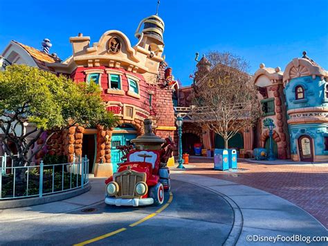 News Mickeys Toontown Reopening Delayed At Disneyland The Disney