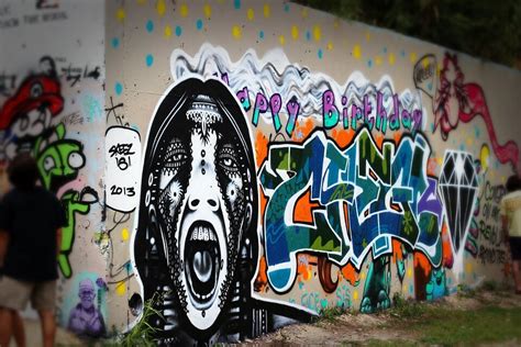 It is important to have the right materials and tools to. 32 Most Conspicuous Spray Paint Street Art Designs