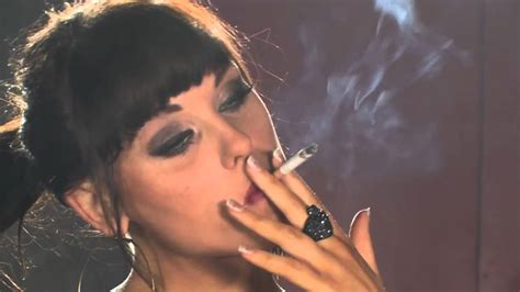 Model Danielle Sheehan Smoking Strong B And H Gold Cigaretts Hd Hq Youtube