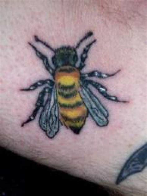Bee Tattoo Meanings Designs And Ideas Bee Tattoo Meaning Bumble