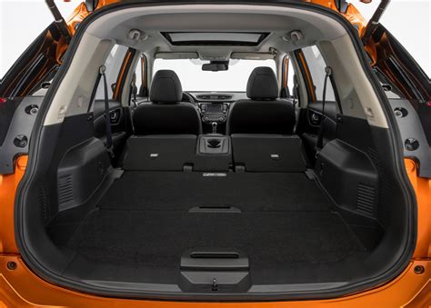 Spacious and versatile interior, and dynamic exterior. Nissan X-Trail 2018: precios, motores, equipamientos