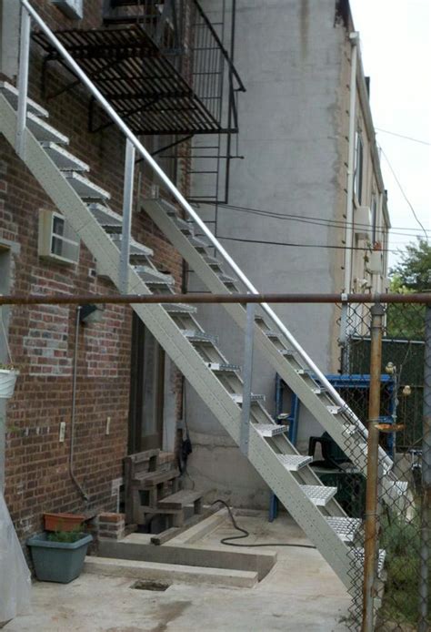 As you can see the stairs walking down there barefoot is very uncomfortable. All Steel Outdoor Stair Stringers by Fast-Stairs.com