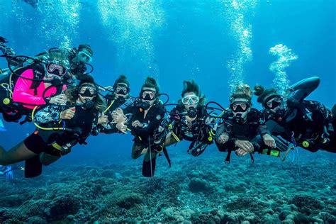 Most Women Scuba Diving Together World Record Attempt Indonesia Travel