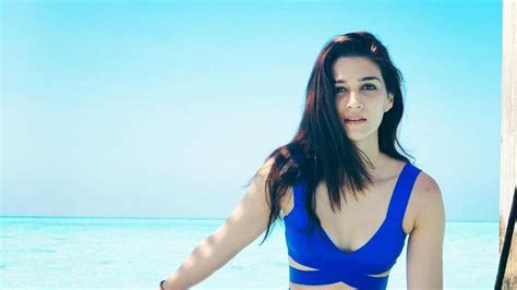 Kriti Sanon In Blue Monokini Sets Fire To The Ocean Seen The Viral Pic Yet Lifestyle News
