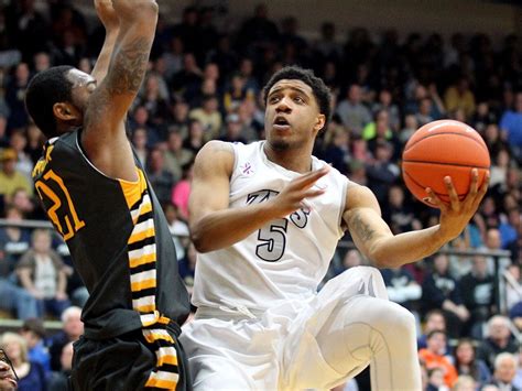 Akron Zips Firmly Grasp Share Of The Mac Lead With Depth Mac Basketball Insider Cleveland Com