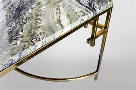 Der achteckige couchtisch hat ein goldenes metallgestell in diamantdesign und eine elegante platte aus grünem marmor ♥. Casa Padrino Art Deco Couchtisch Gold Metall / Marmor 130 ...