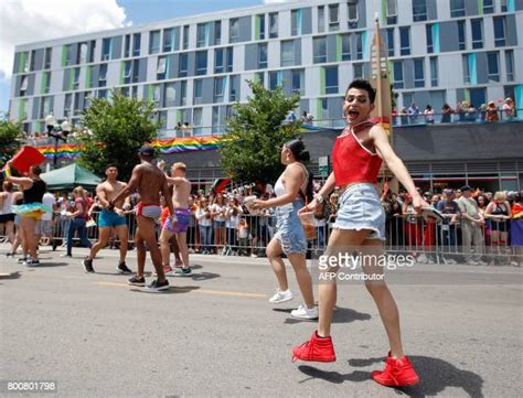 chicago pride parade photos and premium high res pictures getty images