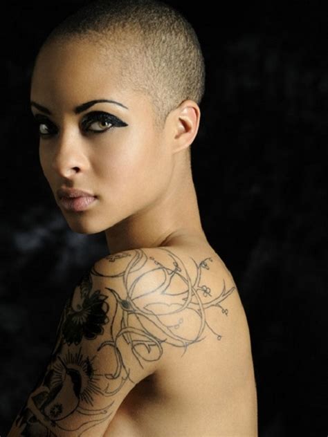 35 Fashionable Shoulder Tattoo Designs For Girls Symbols