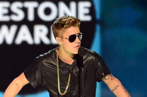 Justin Bieber Booed At Billboard Music Awards Understanding The