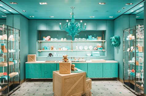 At Tiffany The Fifth Avenue Face Lift Starts At Home The New York Times Tiffany Store
