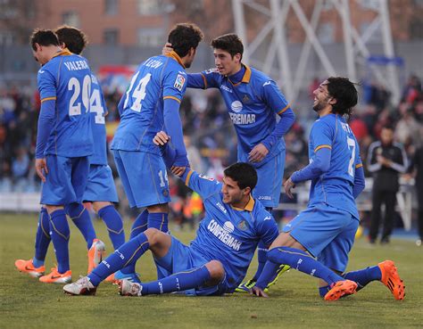 Getafe will look to pick up its first win of the season when it plays host to sevilla fc on monday afternoon at the coliseum alfonso pérez. Getafe CF v FC Barcelona - Zimbio
